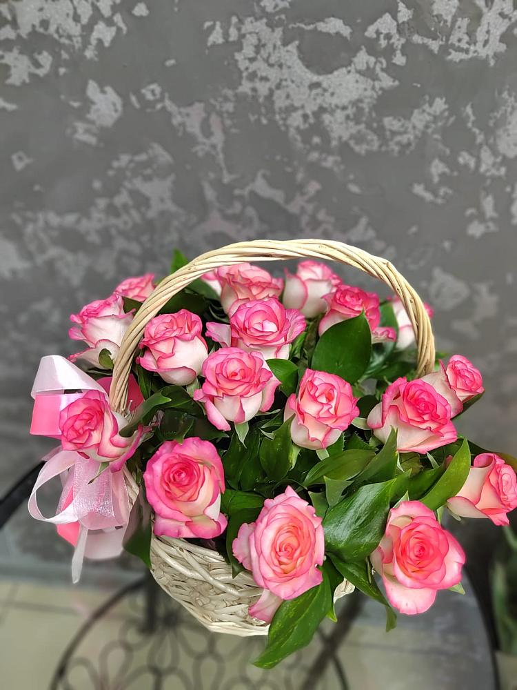 Цветочная композиция из Розы в корзине в Новошахтинском