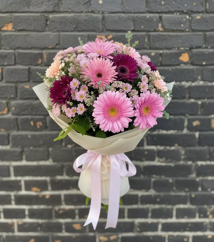 Букет цветов из: Герберы и Хризантемы в Новошахтинском