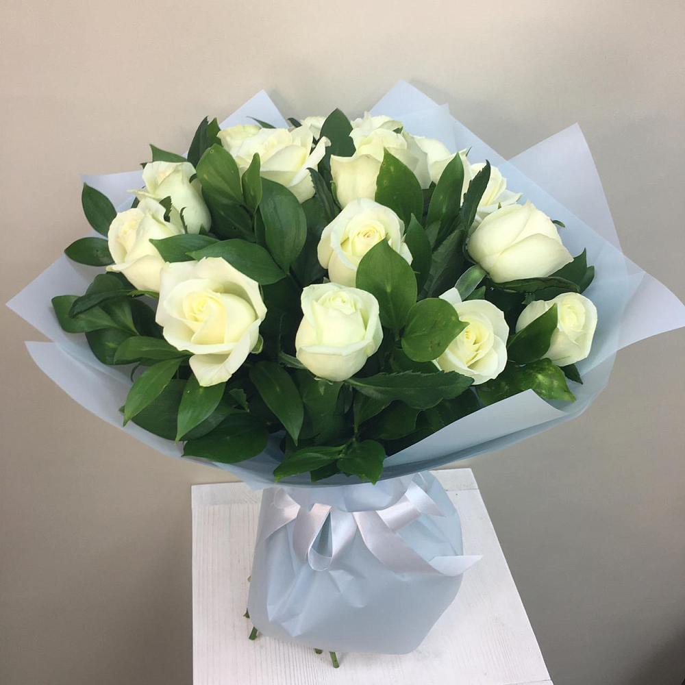 Букет 15 Белых роз Проуд в Новошахтинском