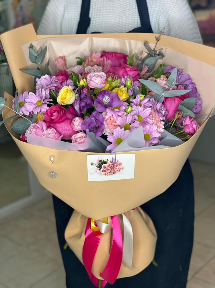 Букет цветов из: Хризантемы, Гвоздики и Альстромерии в Новошахтинском