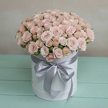 Цветочная композиция из Розы в шляпной коробке в Новошахтинском