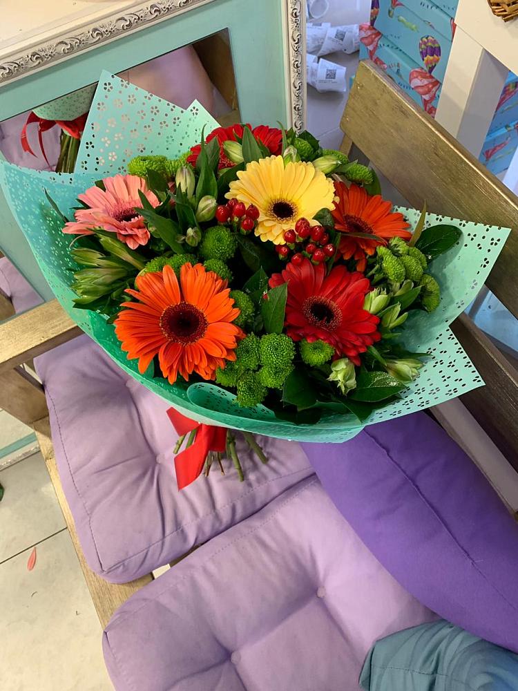 Букет цветов из: Герберы, Хризантемы и Альстромерии в Новошахтинском