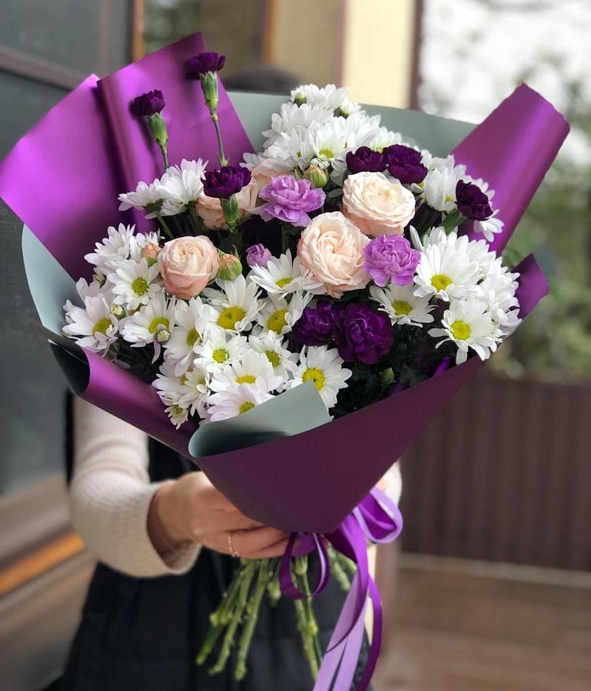 Букет цветов из: Хризантемы, Гвоздики и Розы в Новошахтинском