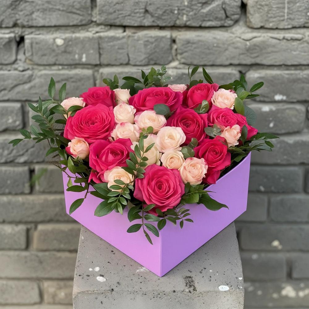 Цветочная композиция из Розы в коробке в Новошахтинском