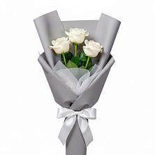 Букет 3 белые розы в Новошахтинском
