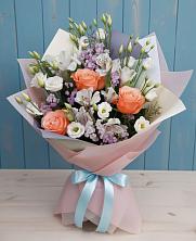 Букет цветов из:  Лизиантусы, Розы, Альстромерии и Гипсофила в Новошахтинском