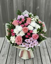 Букет цветов из:  Альстромерии, Гвоздики, Розы и Хризантемы в Новошахтинском