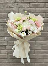 Букет цветов из:  Гвоздики, Розы, Лизиантусы и Хризантемы в Новошахтинском