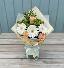 Букет цветов из:  Герберы, Розы и Хризантемы в Новошахтинском