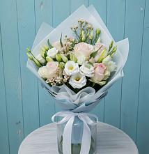 Букет цветов из:  Розы и Лизиантусы в Новошахтинском