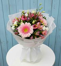 Букет цветов из:  Герберы, Альстромерии и Лизиантусы в Новошахтинском