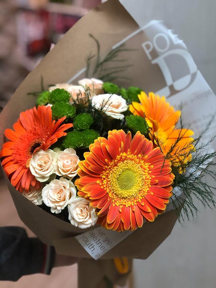 Букет цветов из: Герберы, Хризантемы и Розы в Новошахтинском