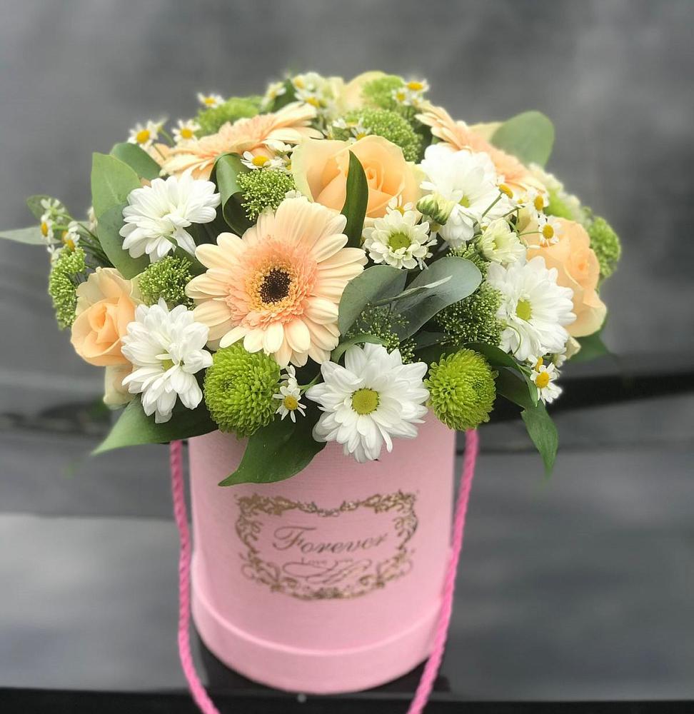 Цветочная композиция из Розы, Герберы и Хризантемы в шляпной коробке в Новошахтинском