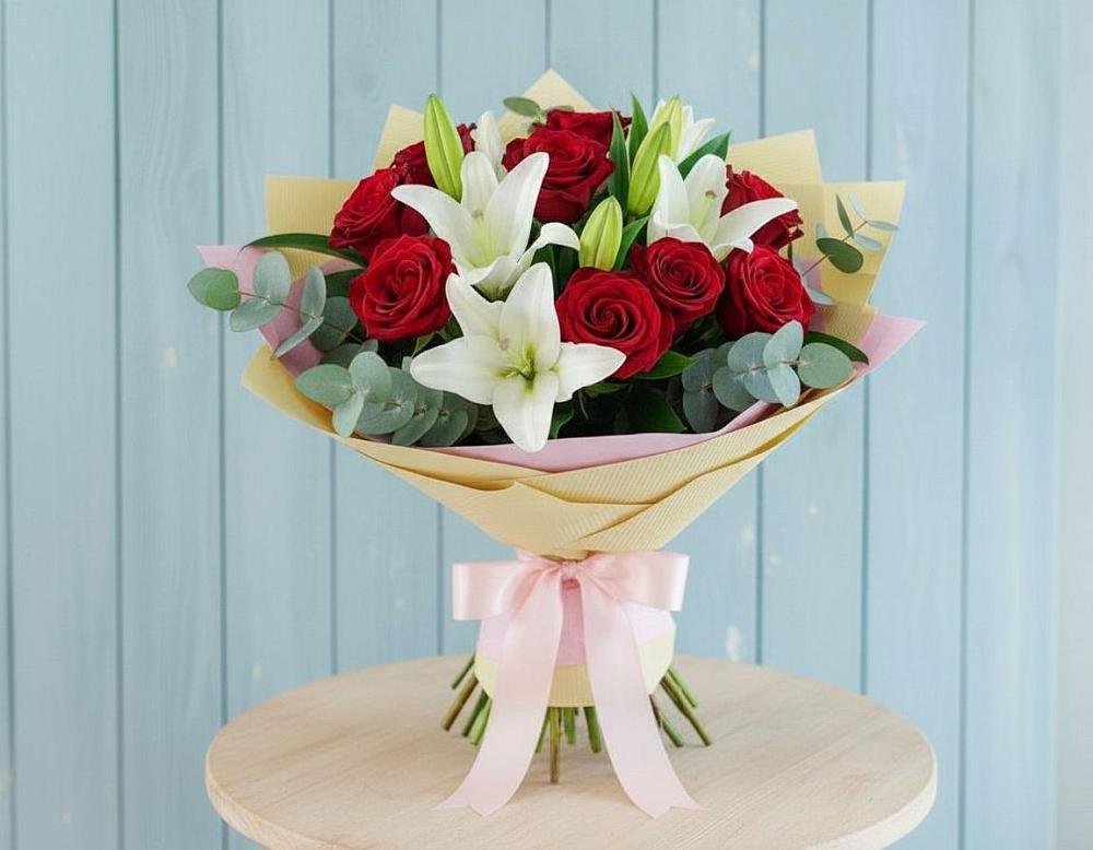 Букет цветов из: Лилии и Розы в Новошахтинском